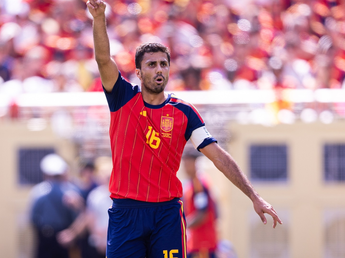 Rodri durante un partido con España en el Mundial. Fuente: El Desmarque Rodrigo Hernández