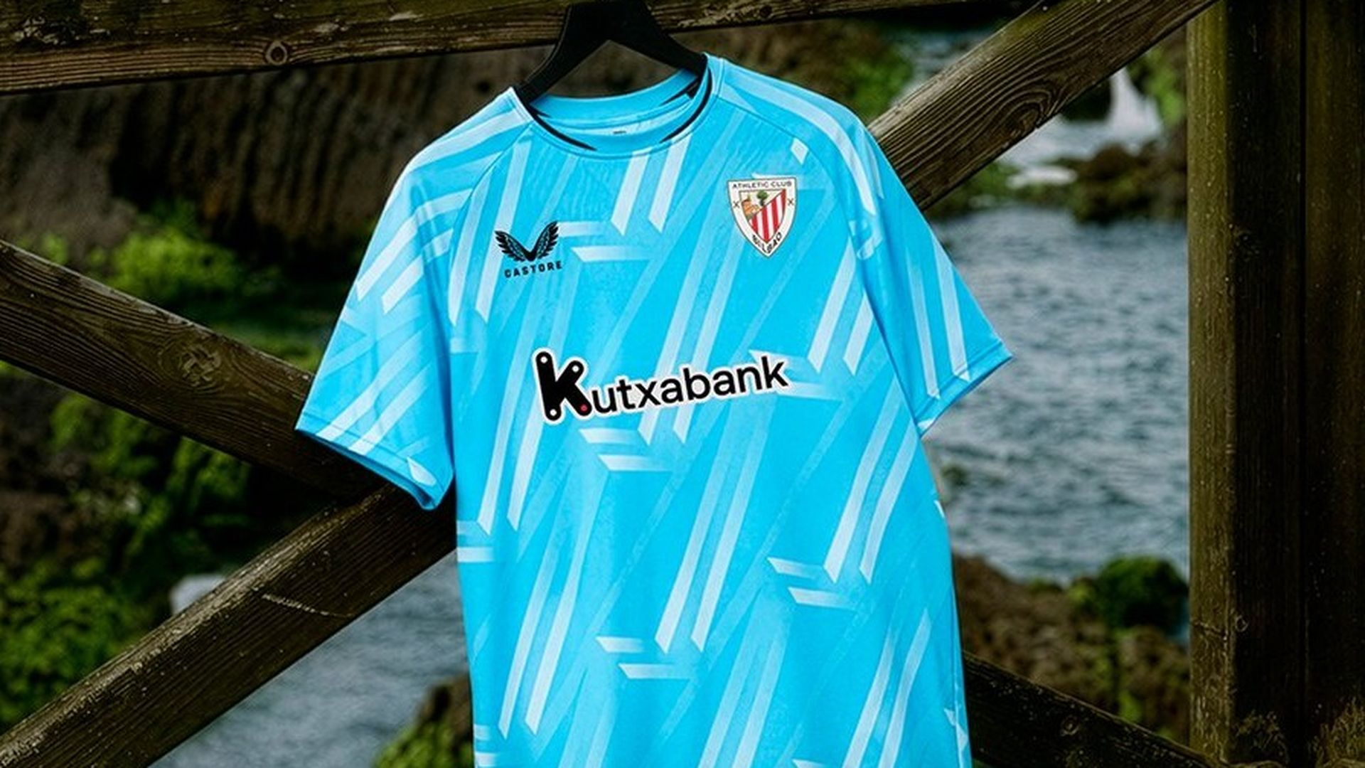 Tercera equipación del Athletic. Tercera equipación del Athletic.