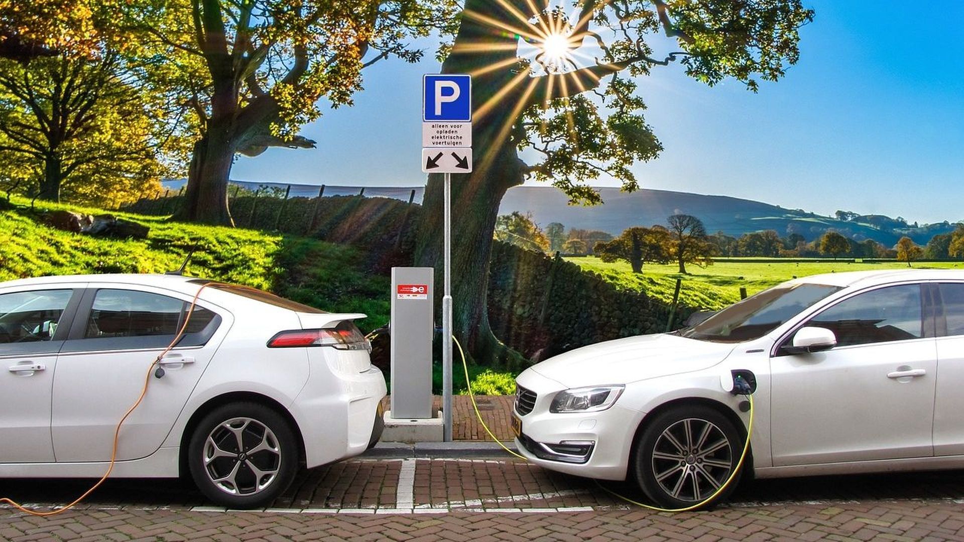 Es importante cargar la batería del coche para evitar multas Es importante cargar la batería del coche para evitar multas