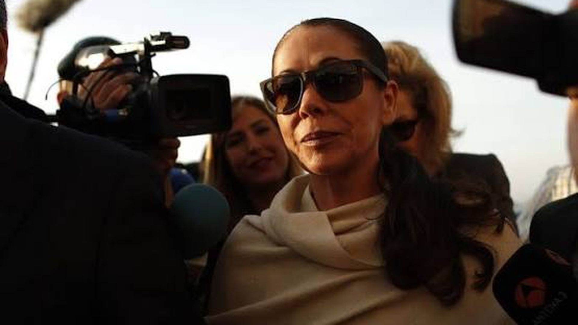 Así ha entrado y salido a escondidas Isabel Pantoja del hospital para ver a su hijo, Kiko Rivera