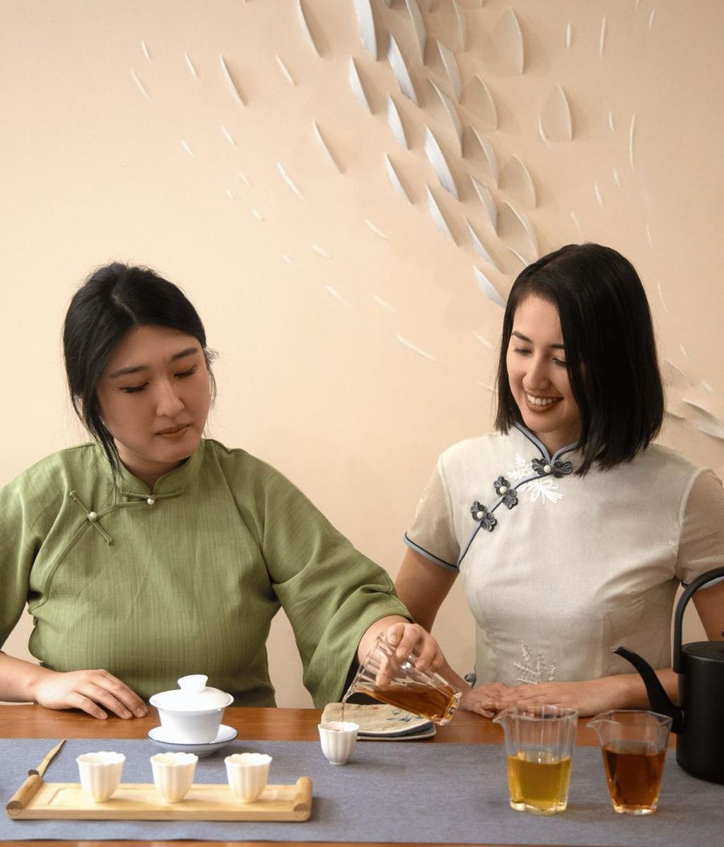 Las primas Susana y Diana Chen, en su local de Usera, Shan Shan