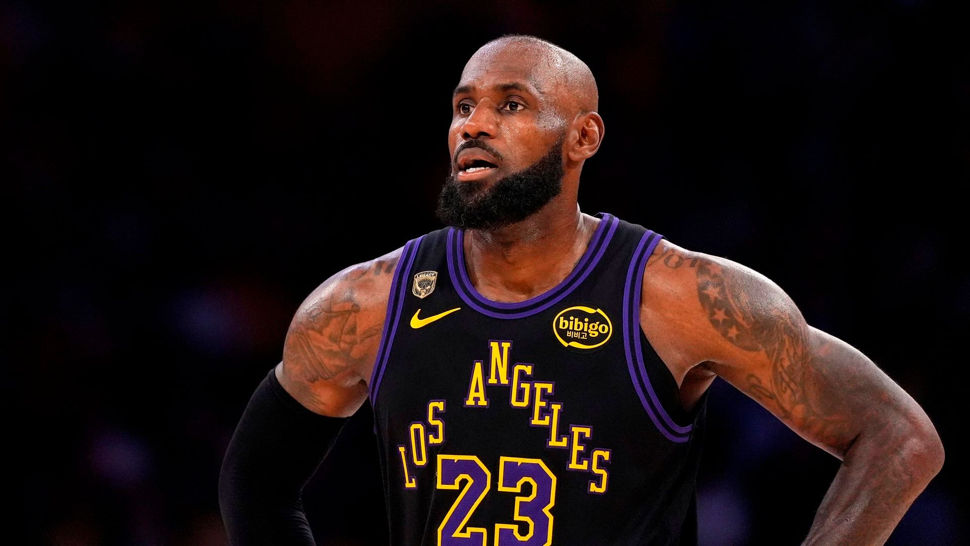 LeBron James durante un partido con Los Angeles Lakers