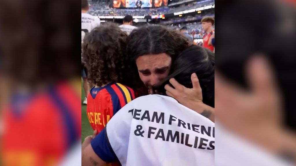 El llanto de Cucurella tras reencontrarse con Claudia Rodríguez y su hijo Mateo tras la final