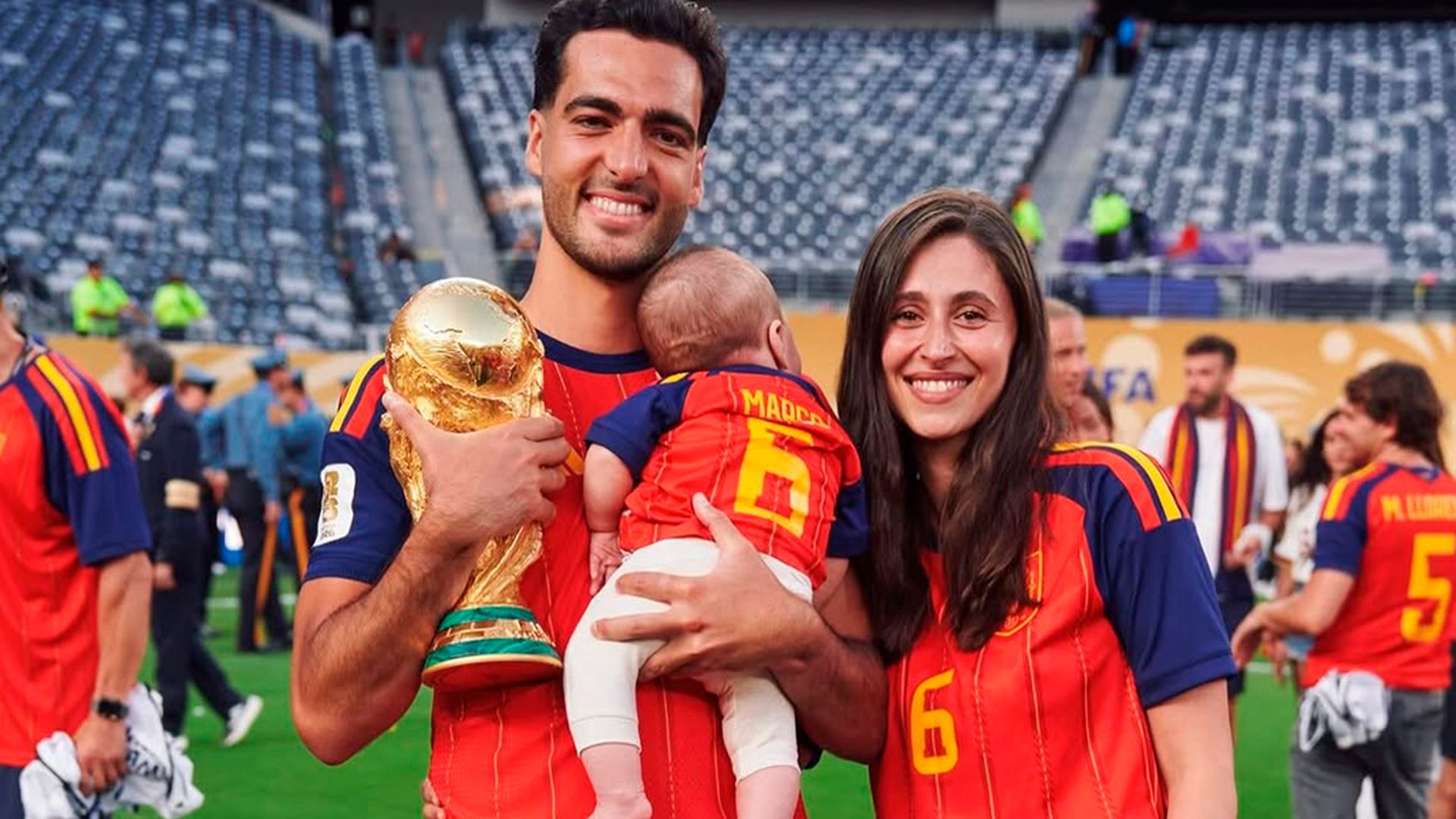 Mikel Merino, Lola Liberal y su hijo Mikel Merino, Lola Liberal y su hijo