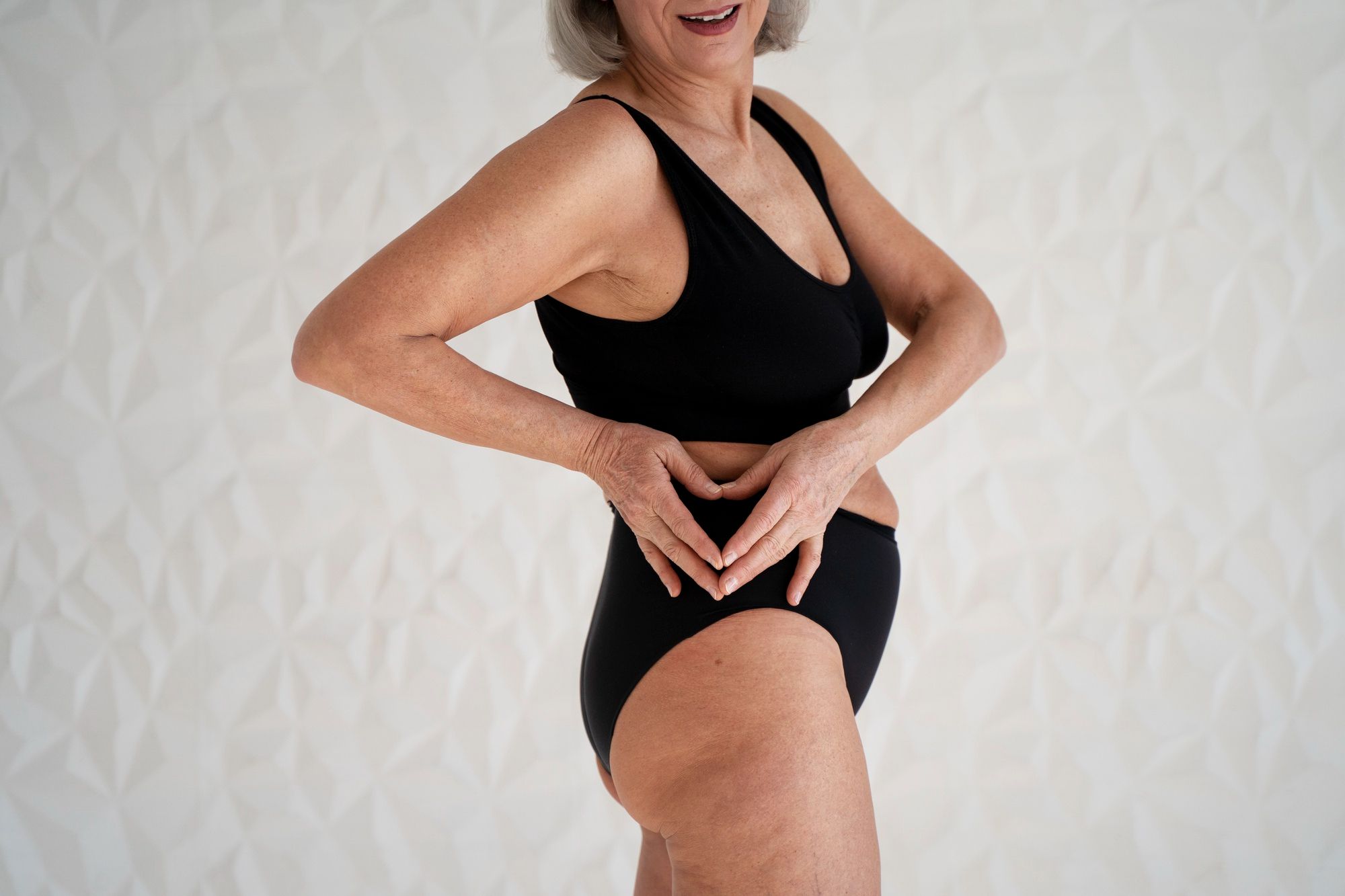 Mujer con grasa abdominal