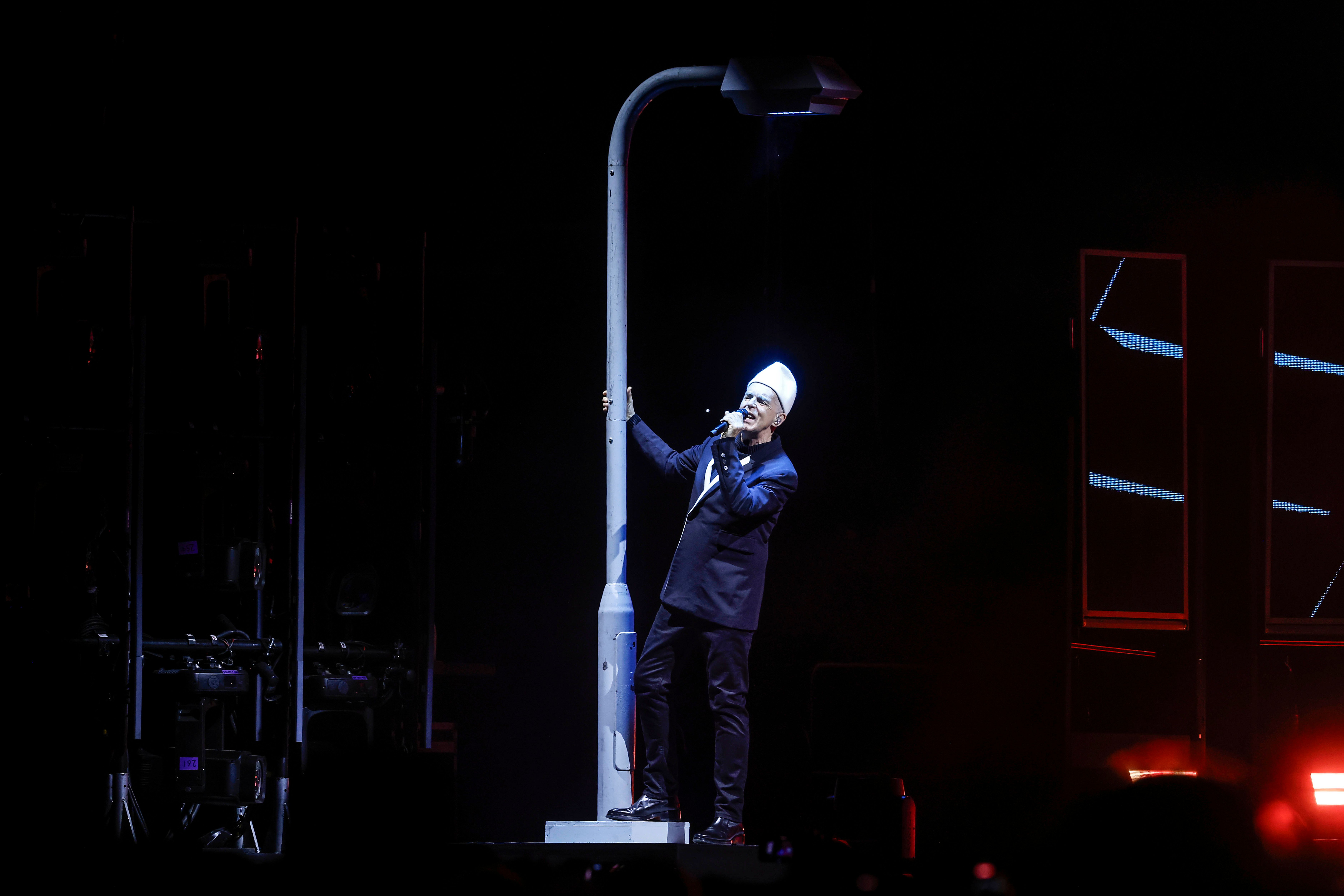 Neil Tennant conquistó al público con su cercanía