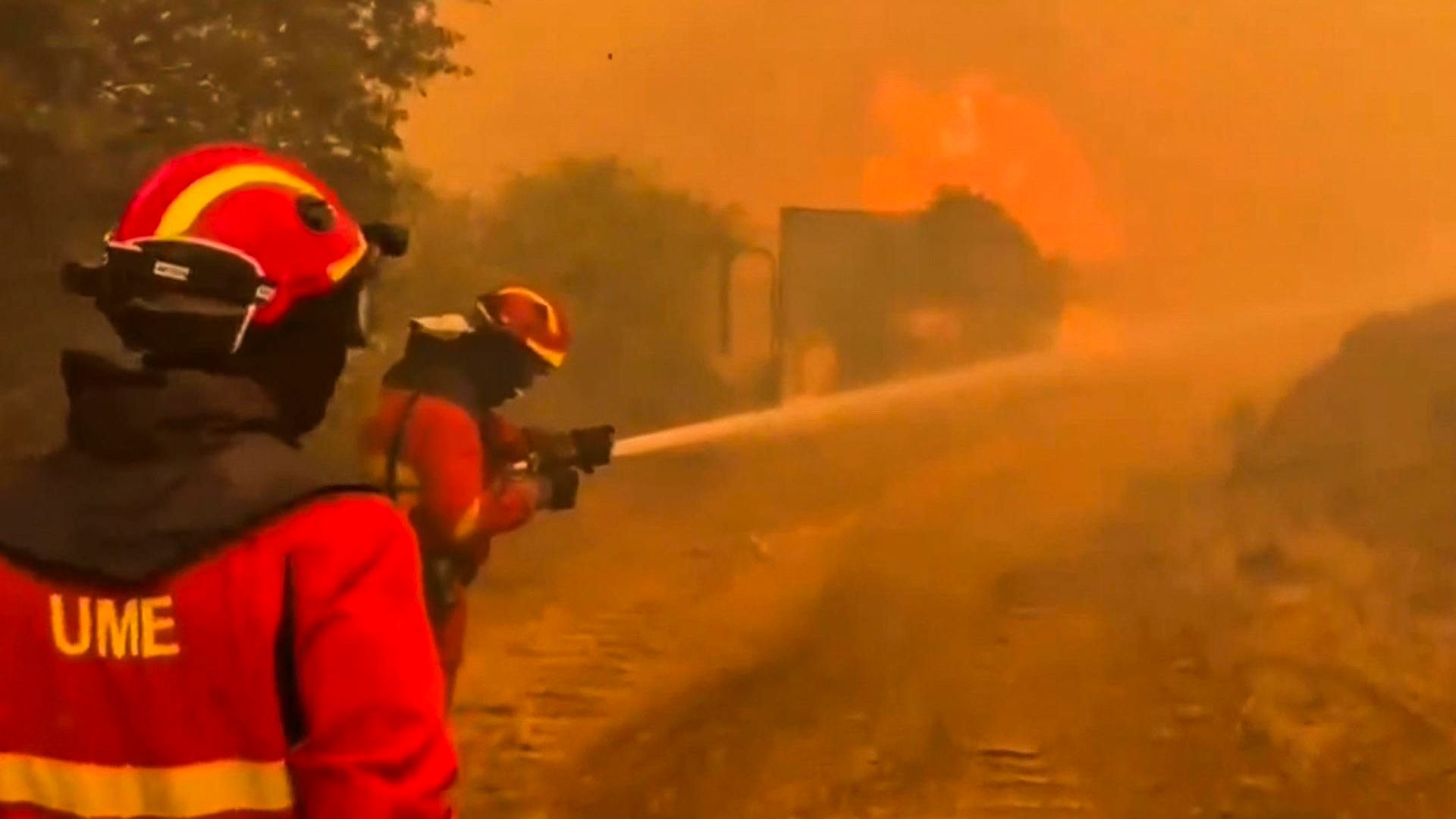 Situación crítica por los incendios forestales en España: Interior toma el control operativo en Madrid, con más de 10.000 evacuados, y Ávila Situación crítica por los incendios forestales en España: Interior toma el control operativo en Madrid, con más de 10.000 evacuados, y Ávila