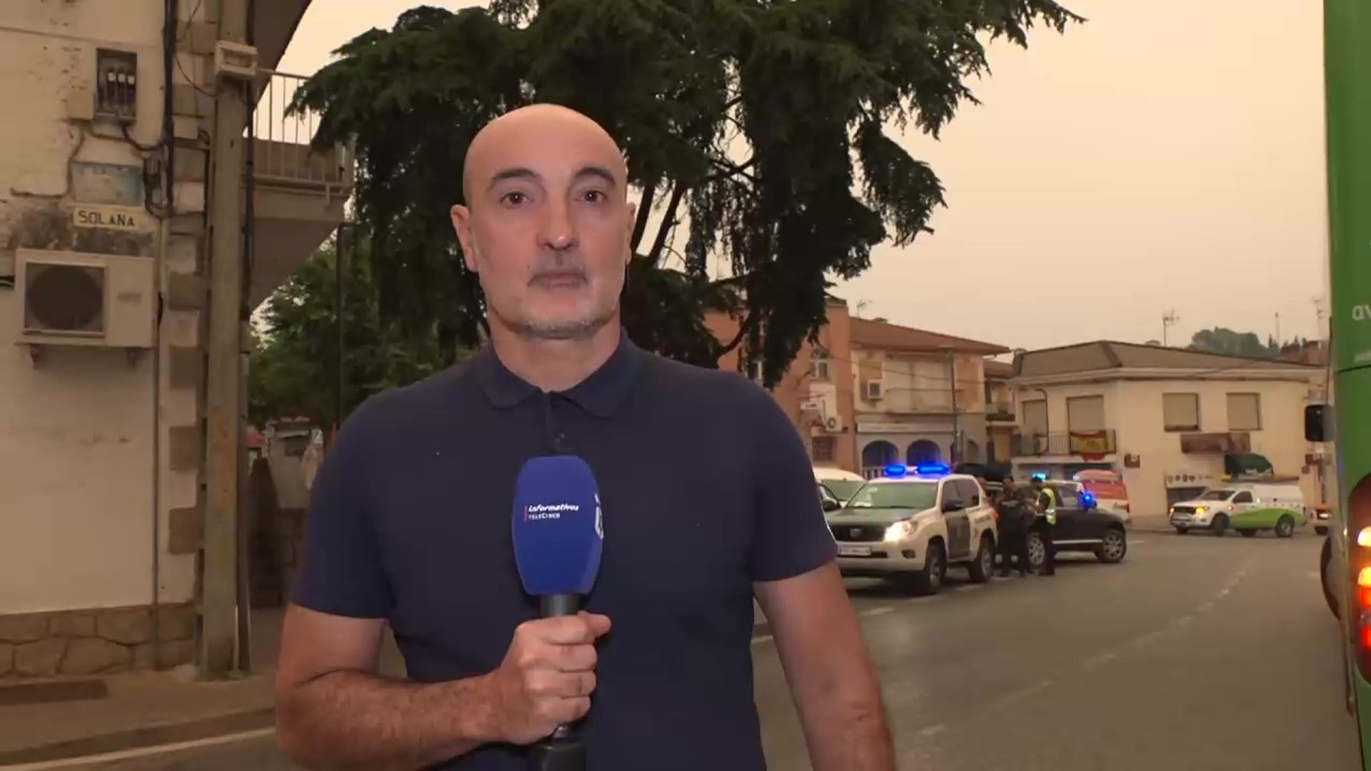 Tensión en Navalagamella: 3.200 personas deben abandonar la localidad por el fuego