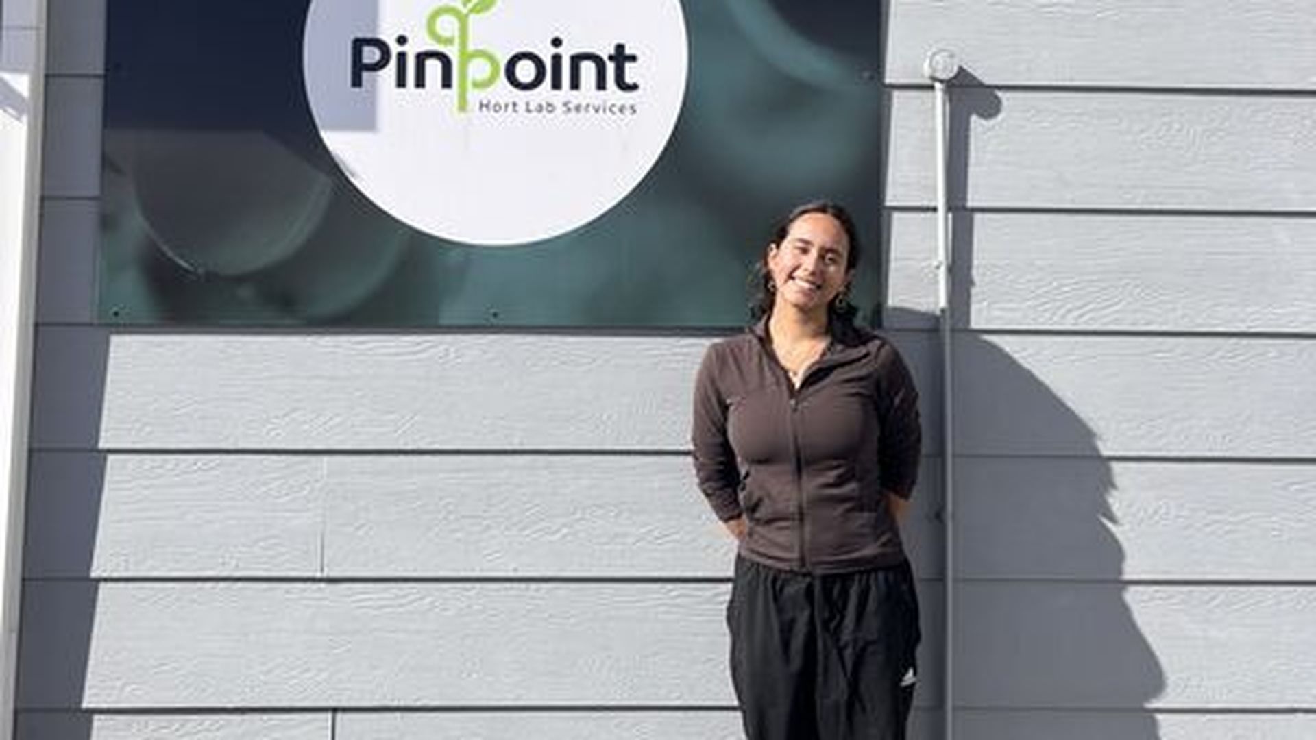 Valeria, la biotecnóloga española, durante su etapa en Nueva Zelanda, cuando trabajó en Pinpoint Hort Lab Services Valeria, la biotecnóloga española, durante su etapa en Nueva Zelanda, cuando trabajó en Pinpoint Hort Lab Services