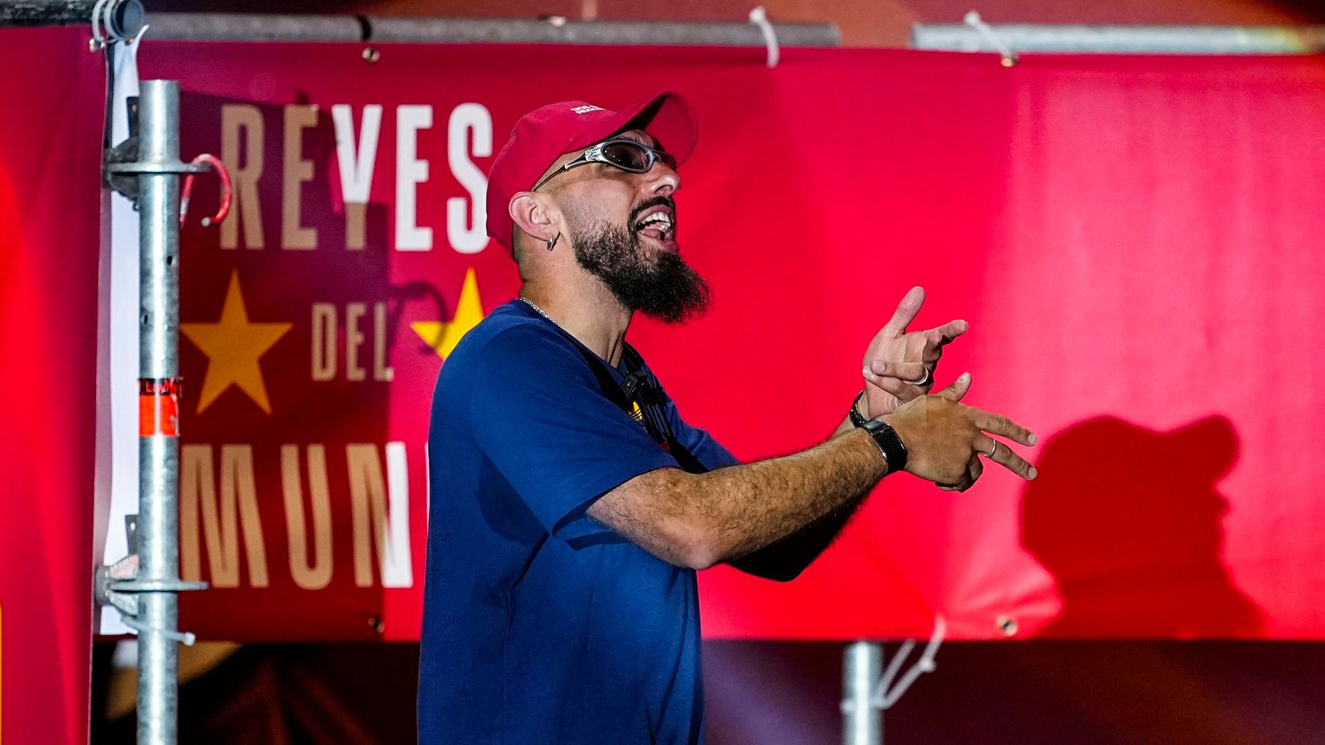 Borja Iglesias, durante la celebración de España tras conquistar el Mundial 2026