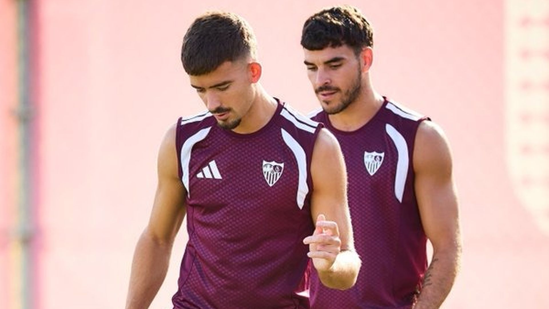 Kike Salas e Isaac Romero, en el entrenamiento de este sábado Kike Salas e Isaac Romero, en el entrenamiento de este sábado