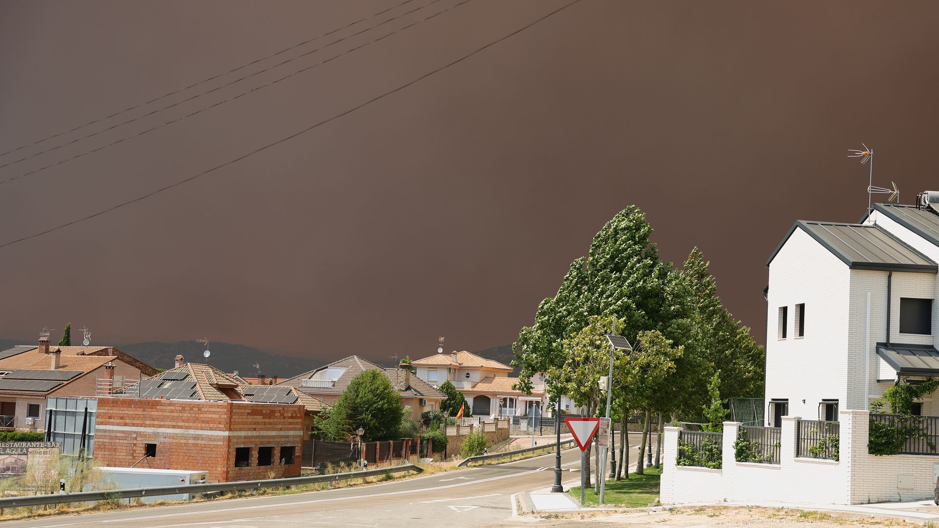 Las recomendaciones de Protección Civil por los incendios en Madrid: mascarilla FFP2 y ventanas cerradas Las recomendaciones de Protección Civil por los incendios en Madrid: mascarilla FFP2 y ventanas cerradas