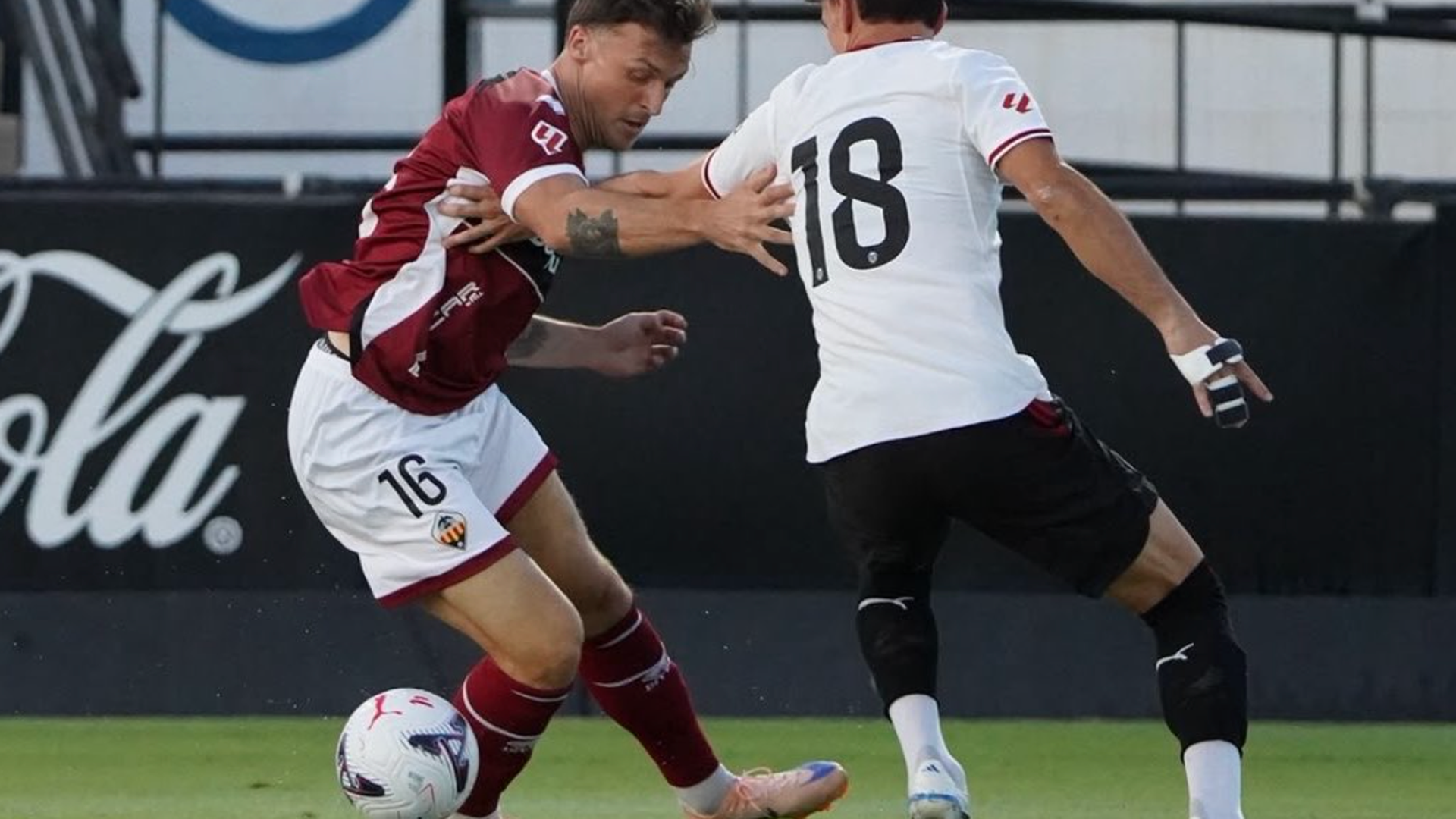 Pepelu ante el CD Castellón