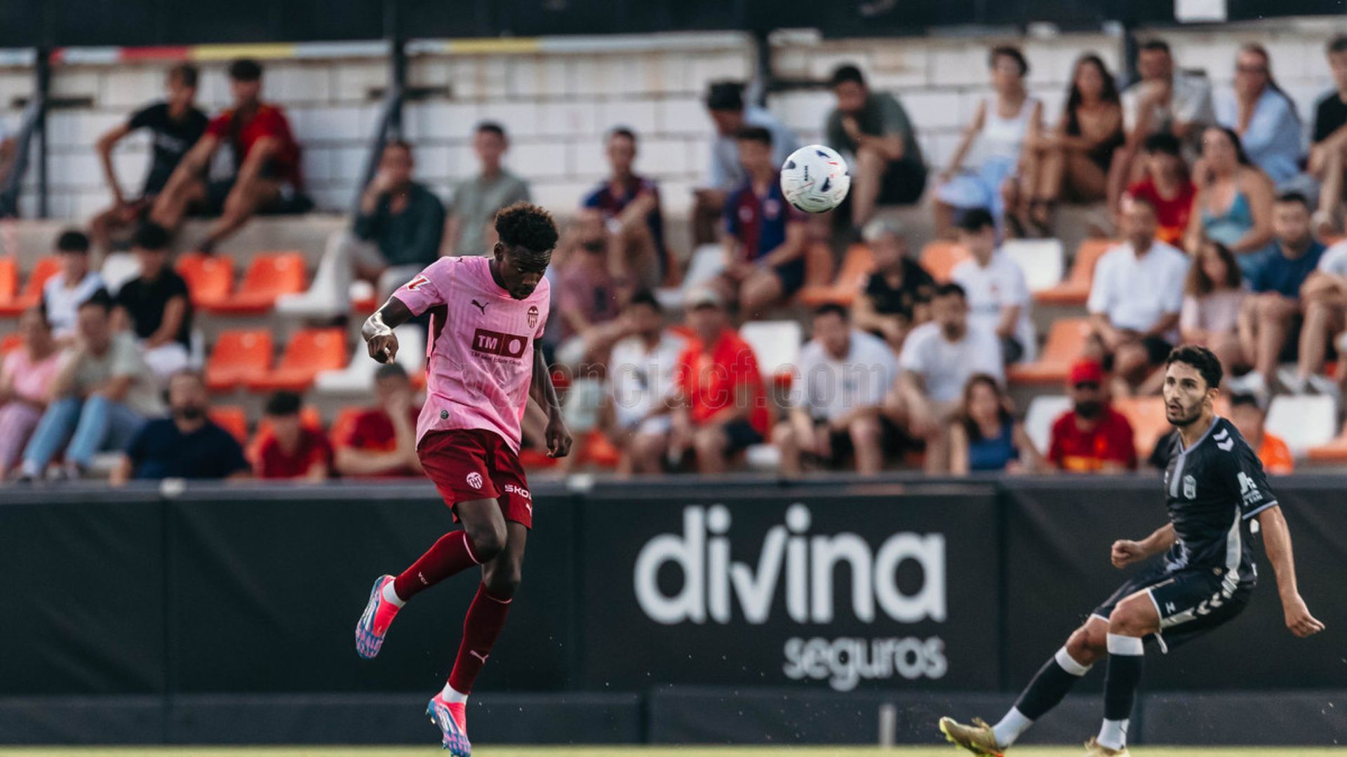 Wanjala ante el Eldense