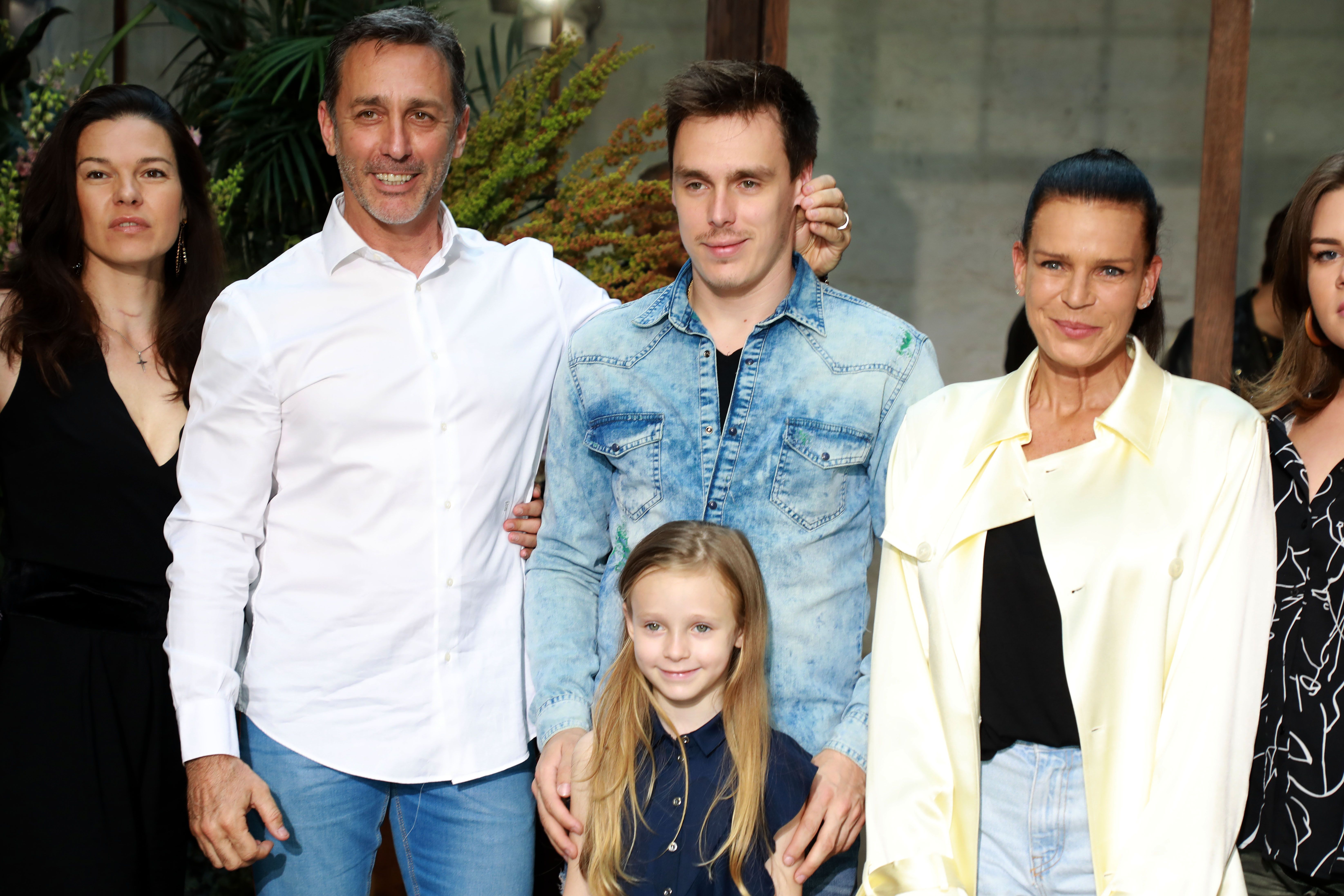Danel Ducruet y Estefanía junto a sus hijos