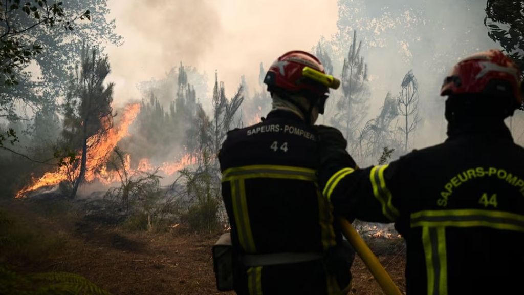 El fuego en Francia asedia a Burdeos que se prepara para un incendio que dure semanas