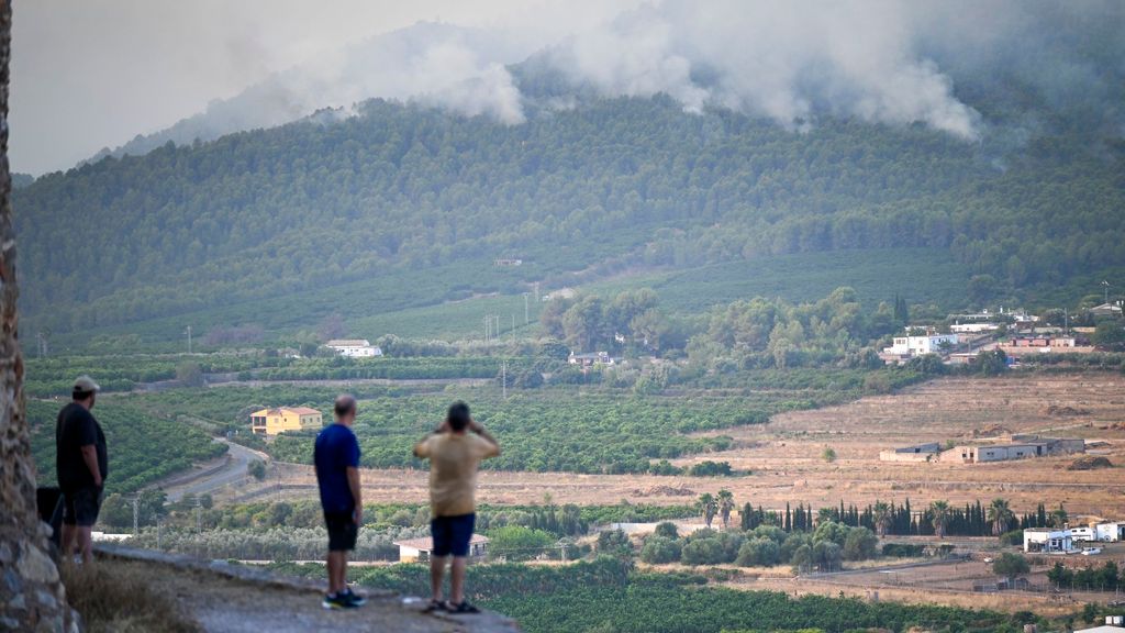 El humo de los incendios también puede provocar cefaleas: aumentan las visitas a Urgencias por fuertes dolores de cabeza