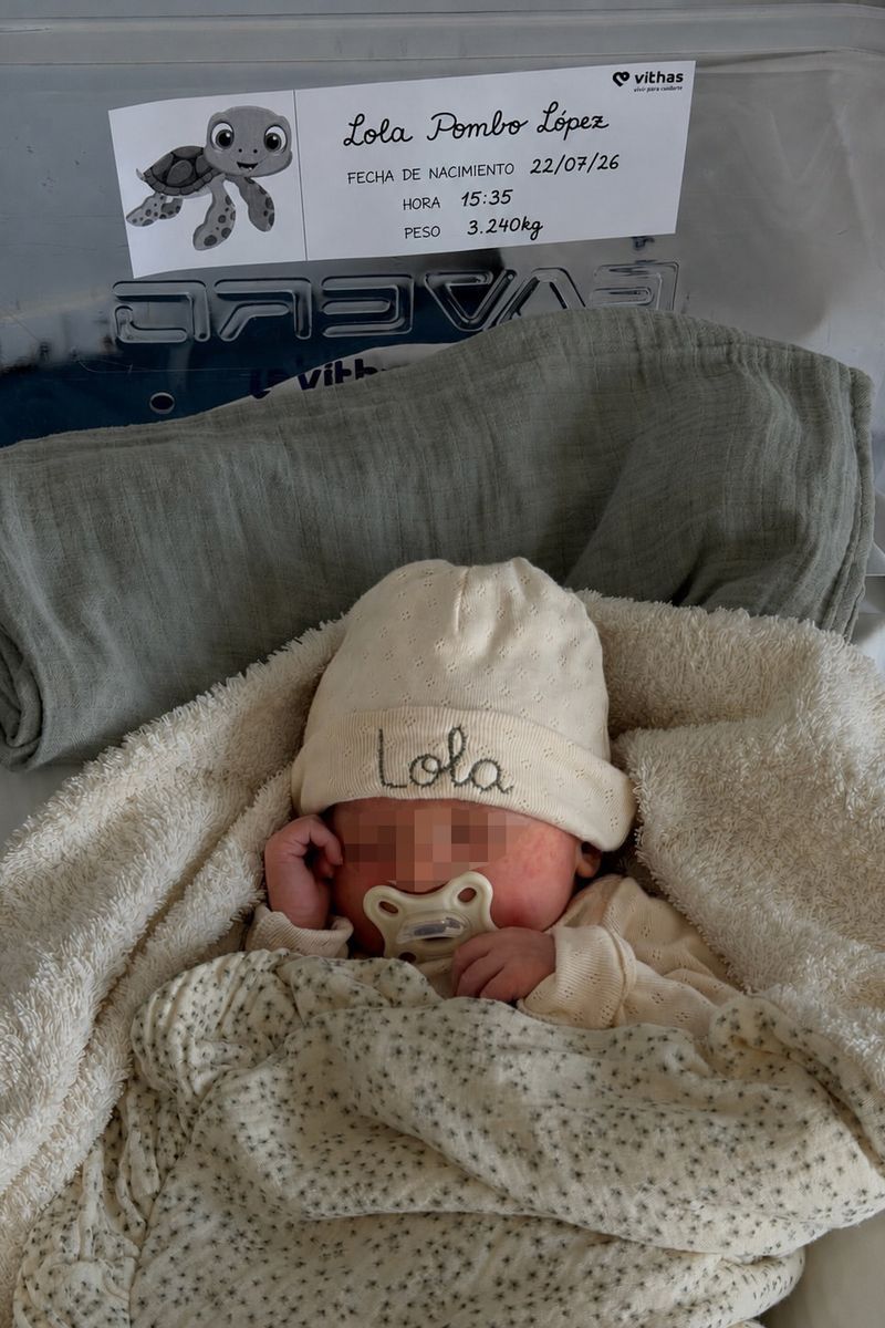 La fotografía de Lola Belén que evidencia la decisión sobre sus apellidos tomada por sus padres