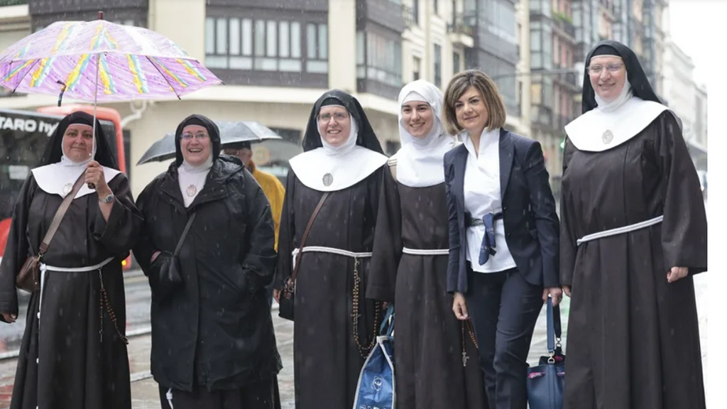 Las exmonjas de Belorado defienden su derecho a vender arte: "Es rastrero que nos acusen"