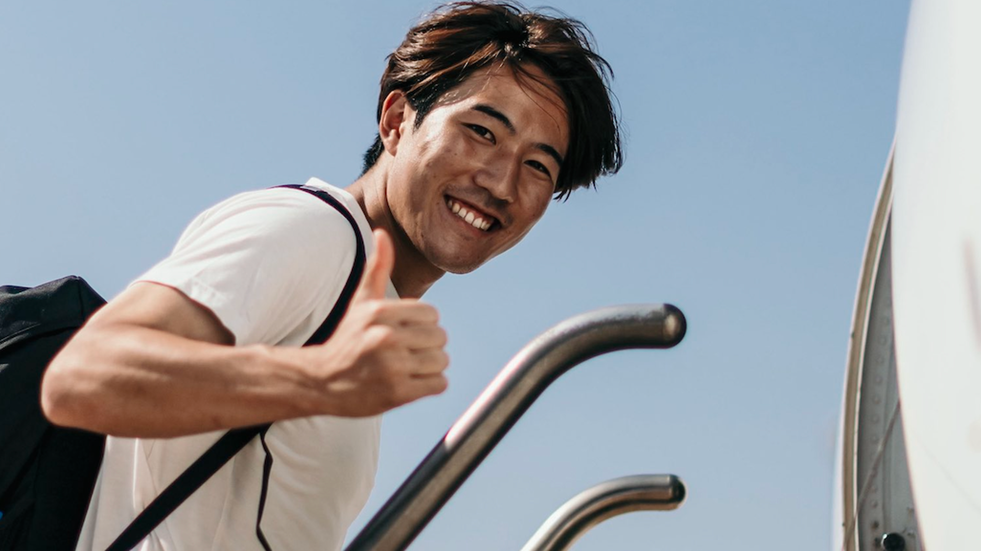 Sato viaja a Inglaterra
