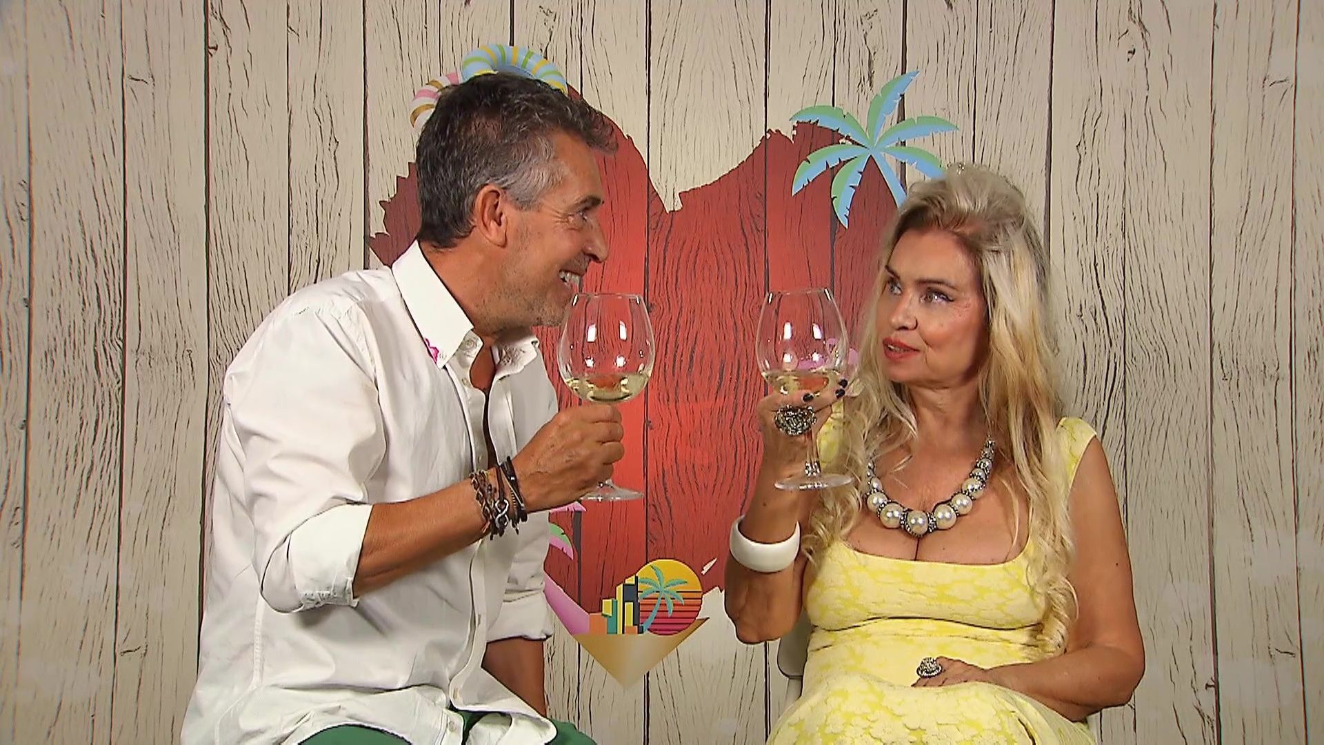 Svetlana se viene arriba al conocer los gustos sexuales de su cita en ‘First Dates’: “Me gustan los híbridos enchufables”