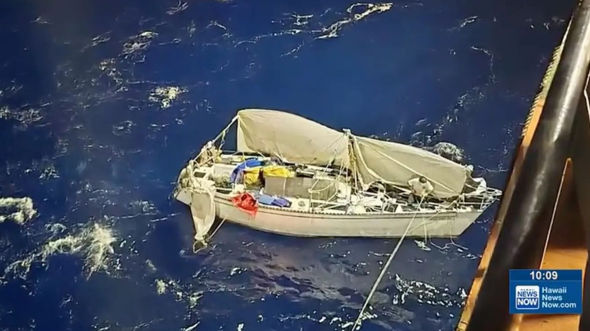 Un hombre de California sobrevive un mes a la deriva en el mar rumbo a Hawái.