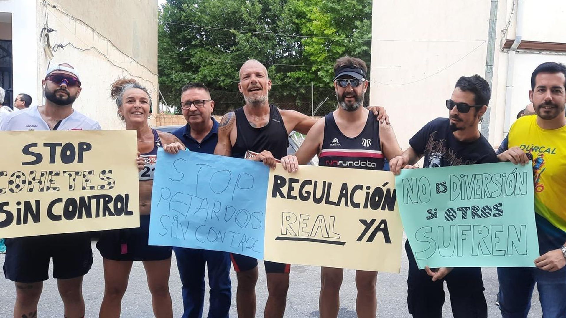 Unos padres logran restringir los petardos en Dúrcal, Granada, por la enfermedad de su hija: "Rubí sufría mucho con el ruido"