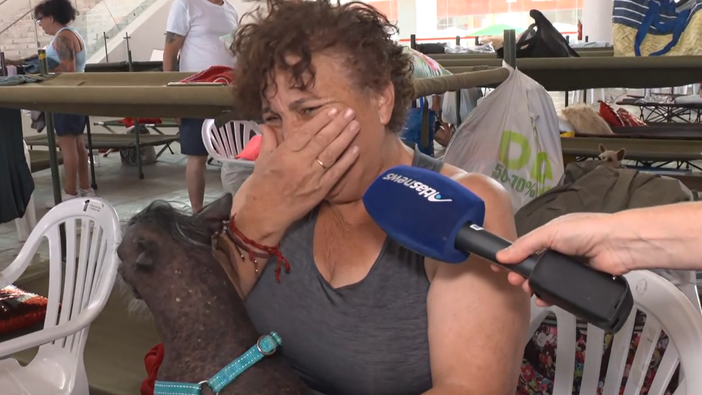 Alivio y alegría entre los vecinos que vuelven a sus casas tras ser evacuados por el incendio de Toledo: "No sabíamos lo que había aquí"