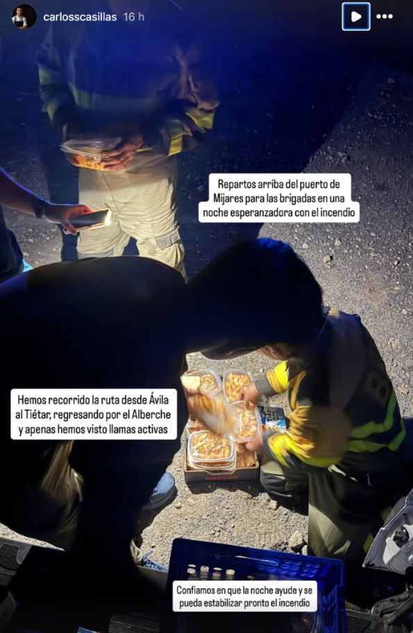Carlos Casillas en su labor solidaria
