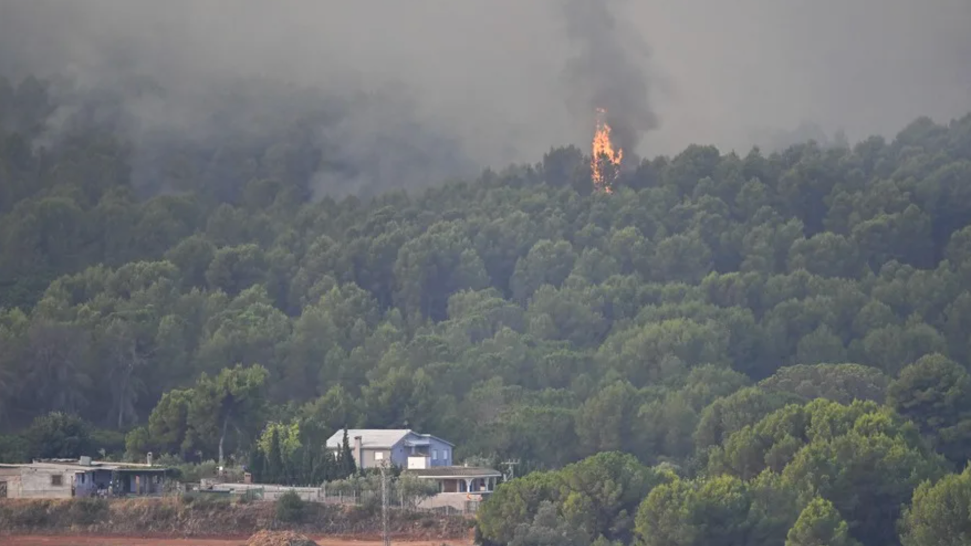 El incendio Vall D'Uixó sigue sin control