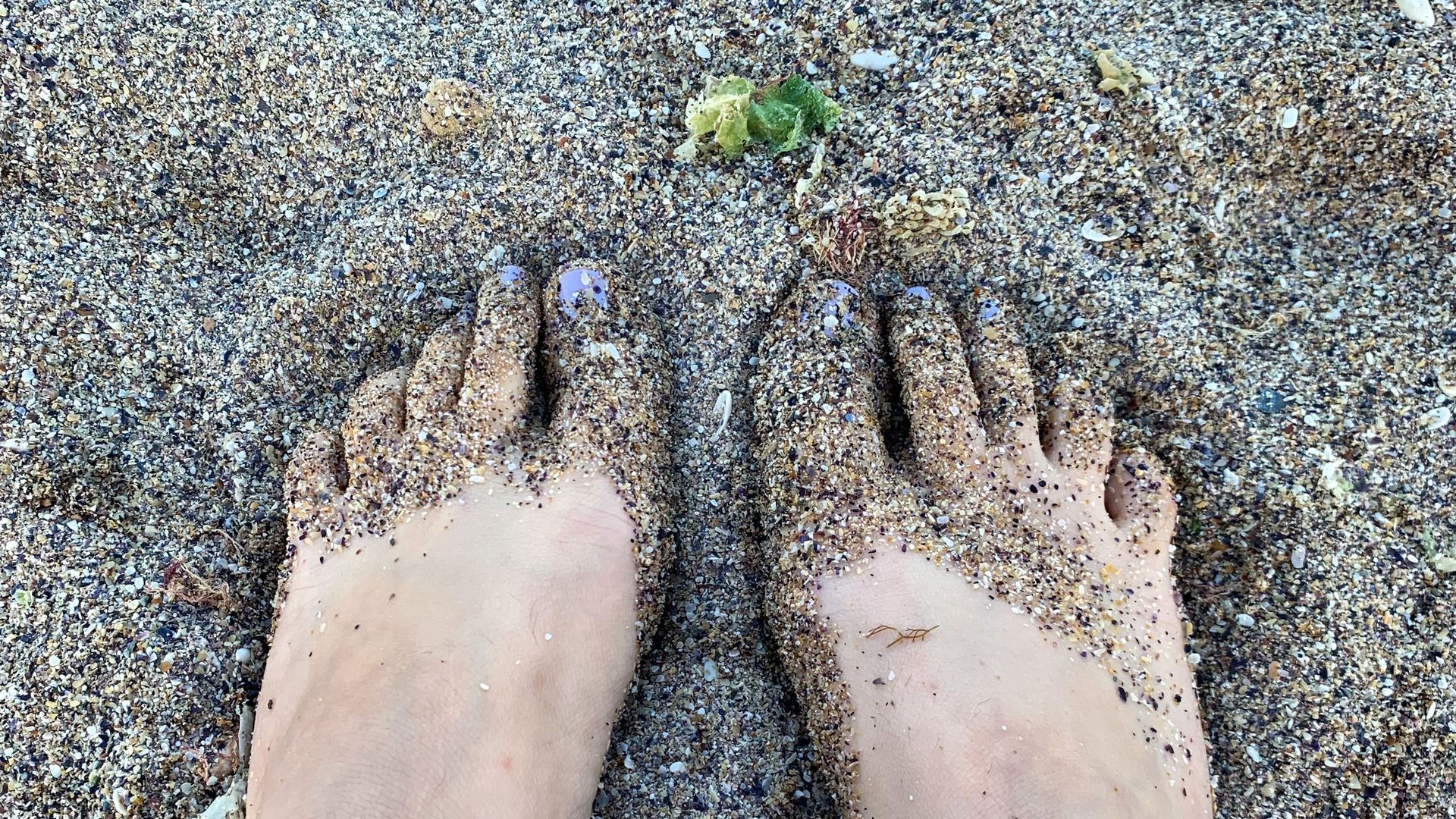 El truco definitivo para quitarse la arena de la playa sin usar agua y que todo el mundo puede hacer El truco definitivo para quitarse la arena de la playa sin usar agua y que todo el mundo puede hacer