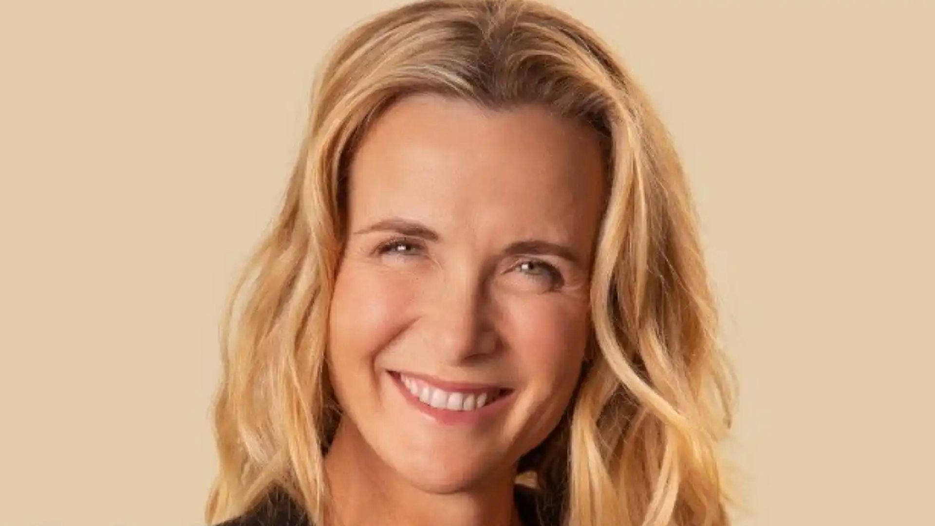 Regina García en un post publicitario de Casas del Mediterráneo
