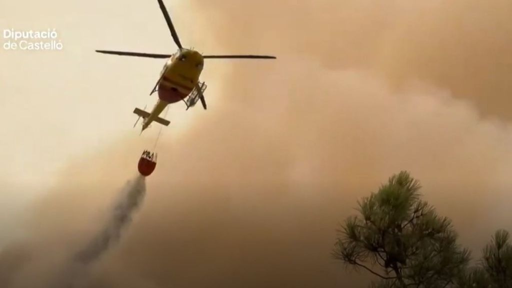 El fuego de la Vall d'Uixó arrasa 9.300 hectáreas y preocupa el flanco entre Tales y Alfondeguilla: "Es desolador"