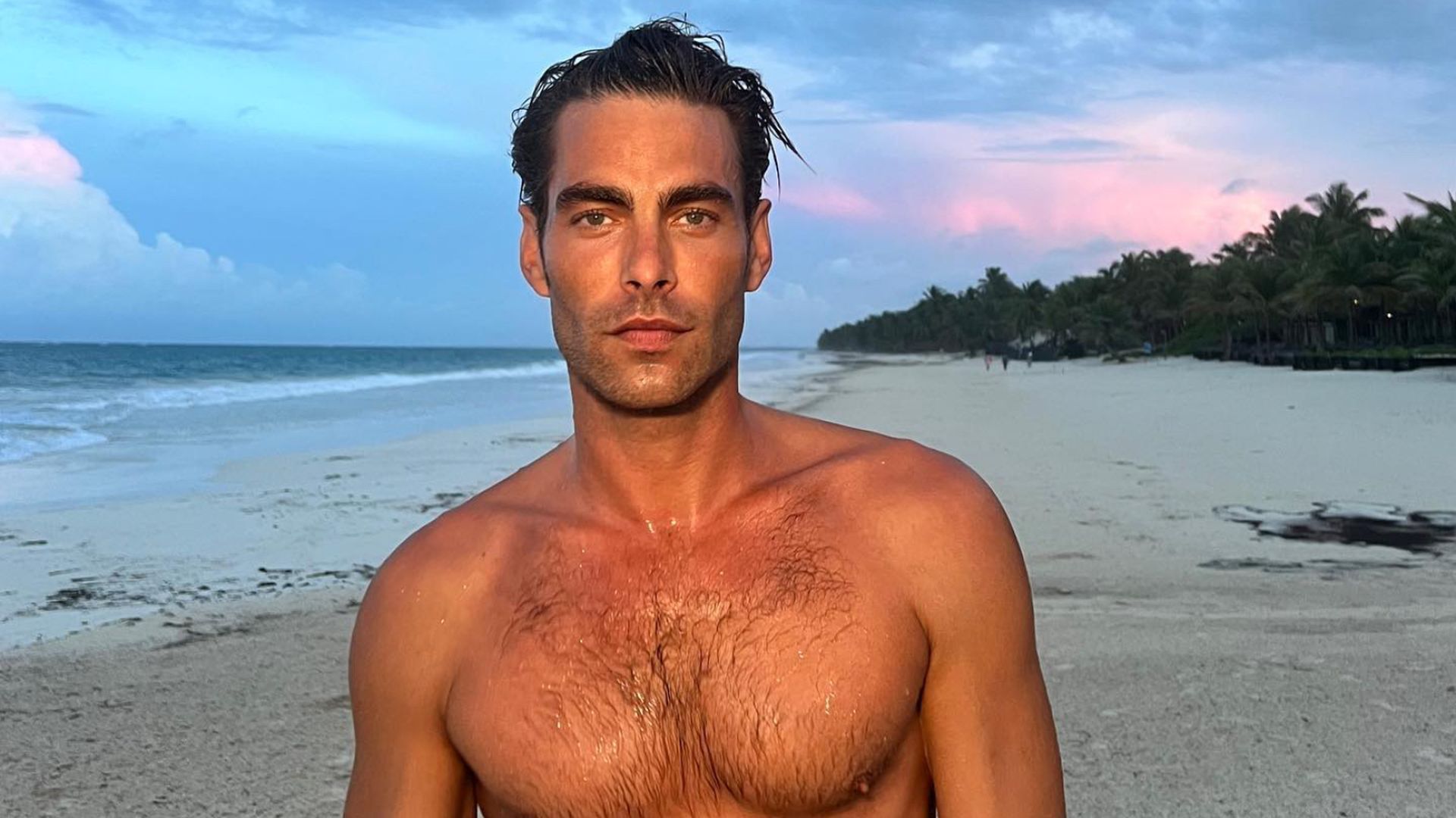Así es la impresionante casa de Jon Kortajarena en Lanzarote, con siete habitaciones y una reforma integral Así es la impresionante casa de Jon Kortajarena en Lanzarote, con siete habitaciones y una reforma integral