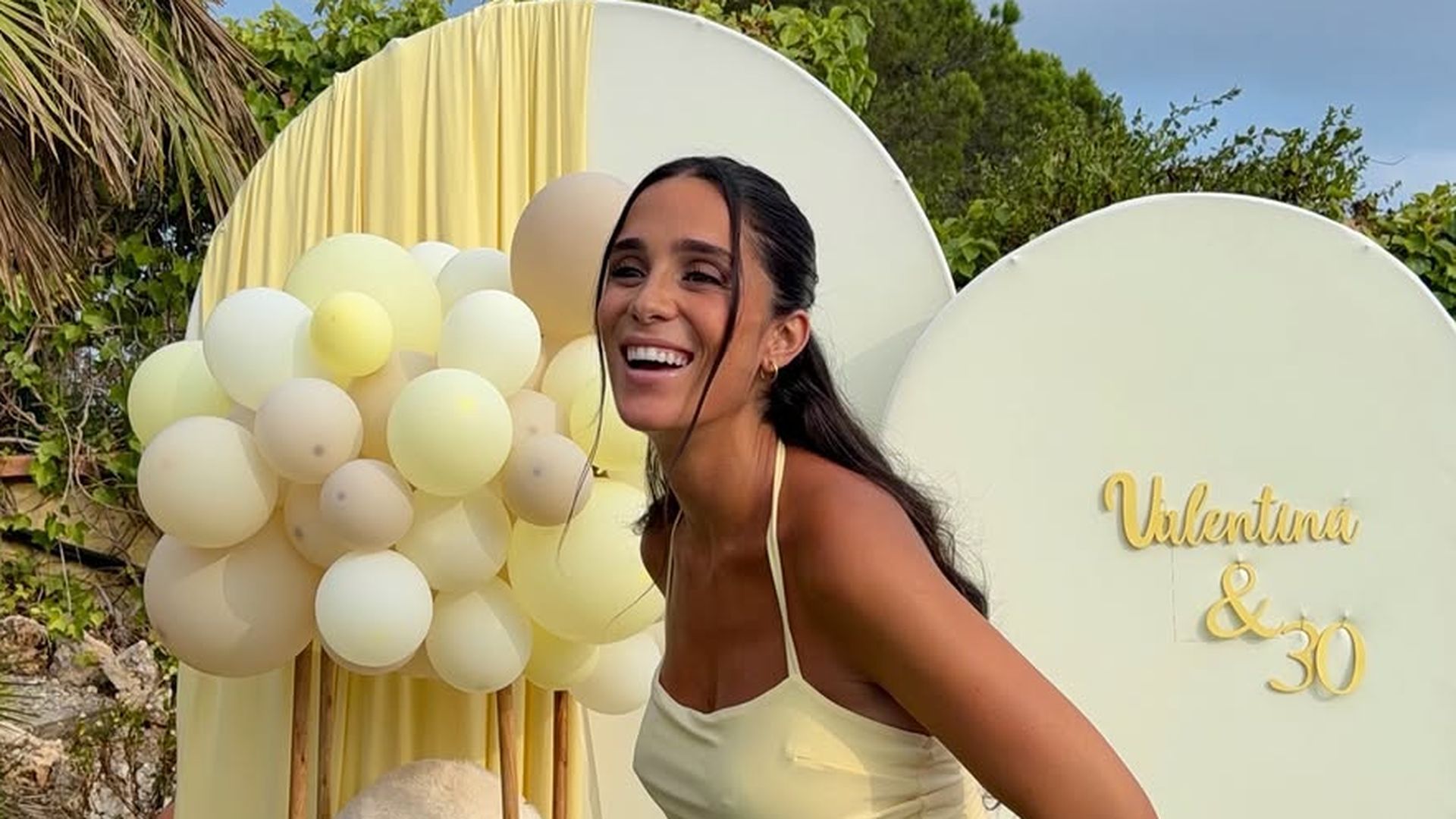 Baby Shower + Cumple 30 💛(pubIicidad.colaboración)Espacio @cocopool_es ✨Mesa dulce @casitadefie (1) Baby Shower + Cumple 30 💛(pubIicidad.colaboración)Espacio @cocopool_es ✨Mesa dulce @casitadefie (1)