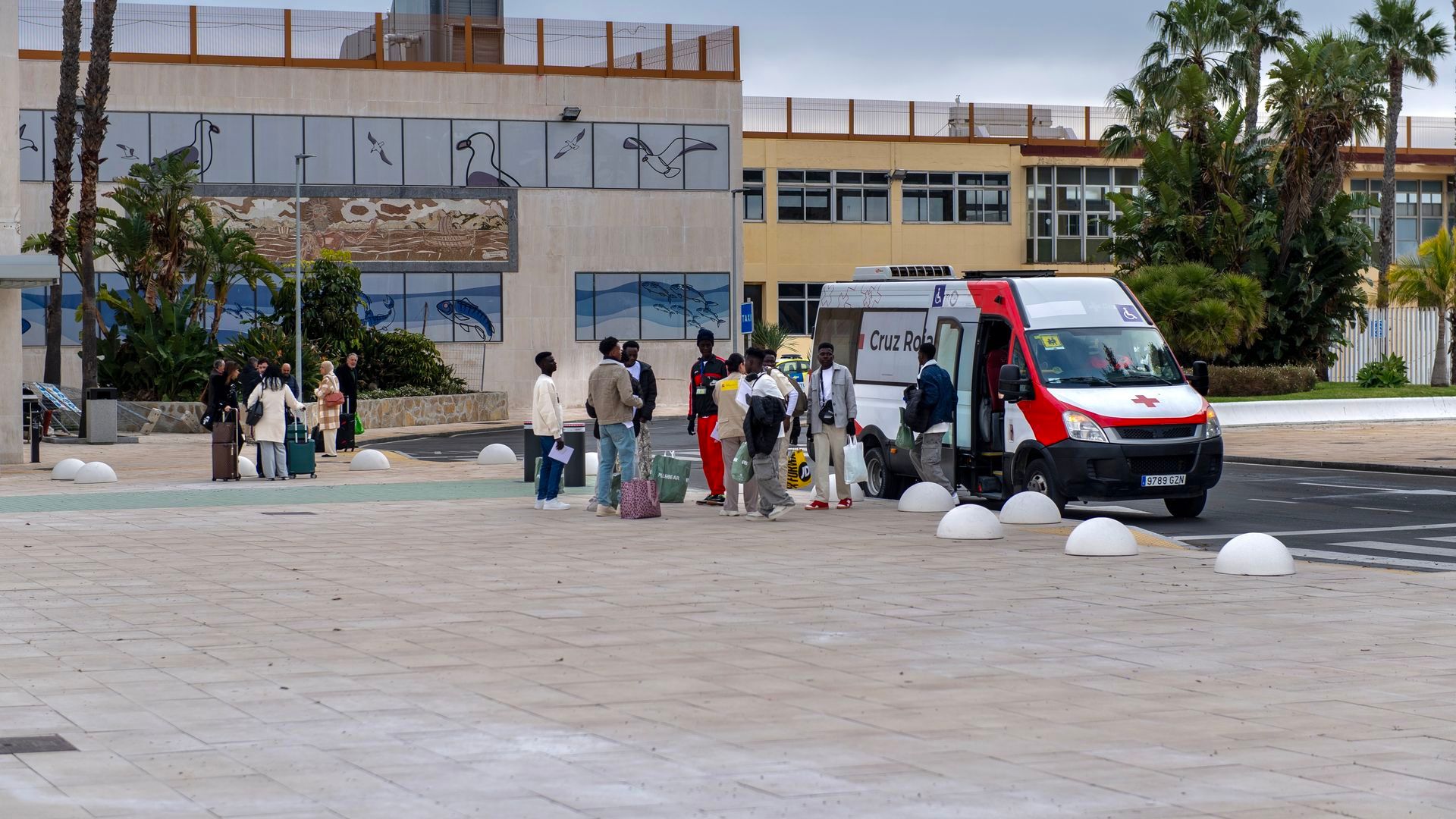 EuropaPress_7317295_varias_personas_salen_centro_estancia_temporal_inmigrantes_ceti_ceuta_24 EuropaPress_7317295_varias_personas_salen_centro_estancia_temporal_inmigrantes_ceti_ceuta_24