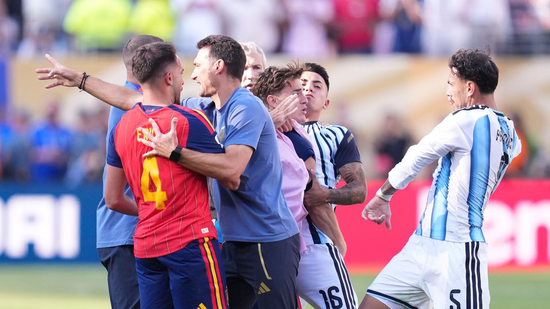 FIFA abre un procedimiento disciplinario contra Gavi, Paredes, Nahuel Molina, Almada y Ayala por lo ocurrido tras la final del Mundial