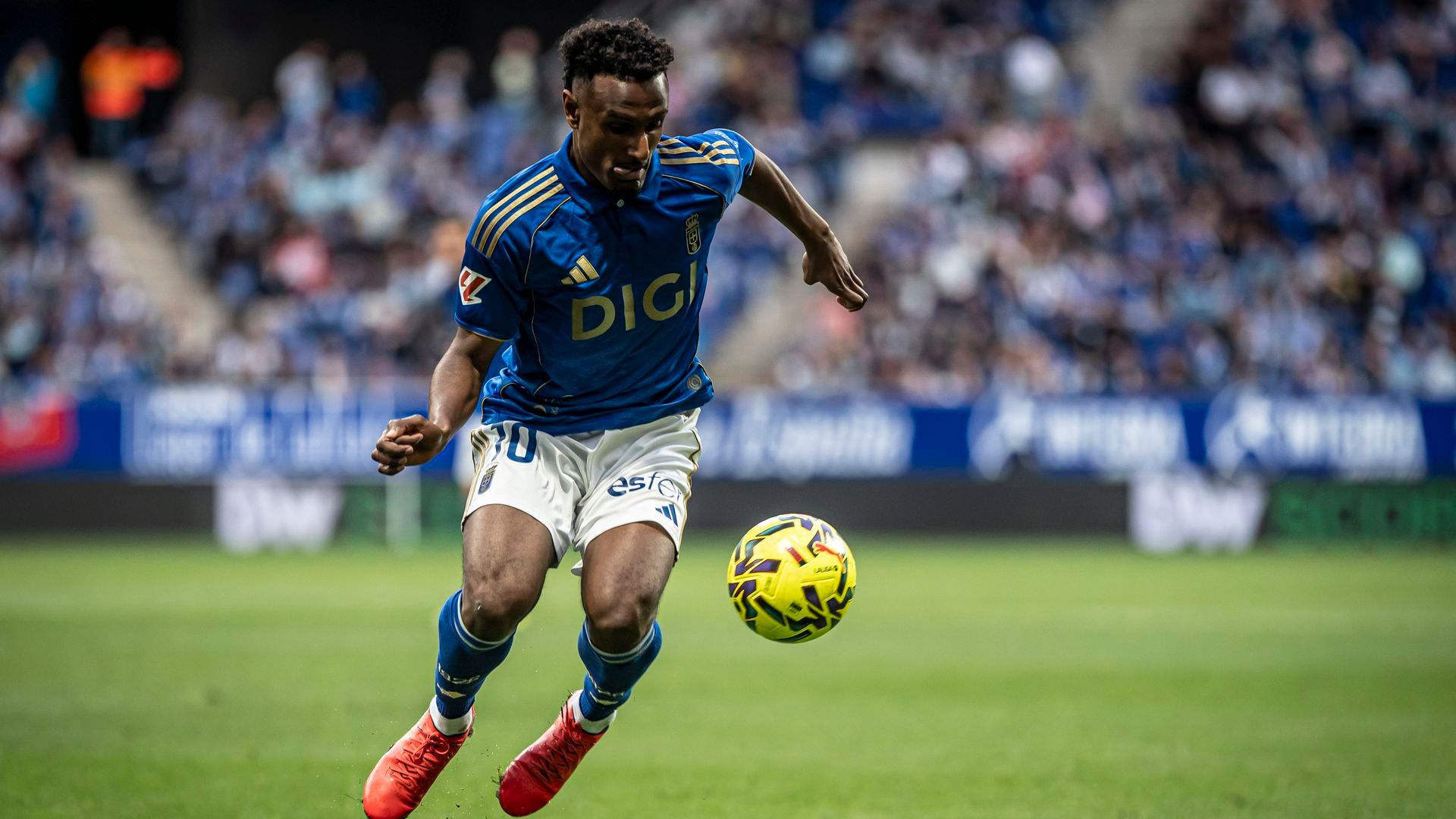 Hassan, durante un partido con el Real Oviedo. Hassan, durante un partido con el Real Oviedo.