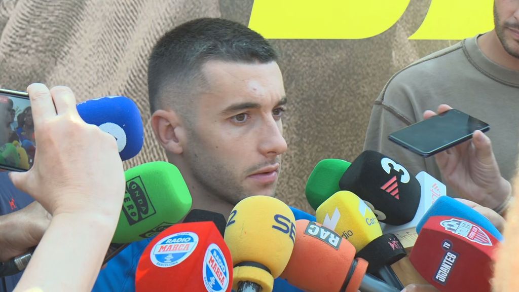 Joan García "confía en Deco" cuando le preguntan por Julián Álvarez: "Hará la mejor plantilla posible"