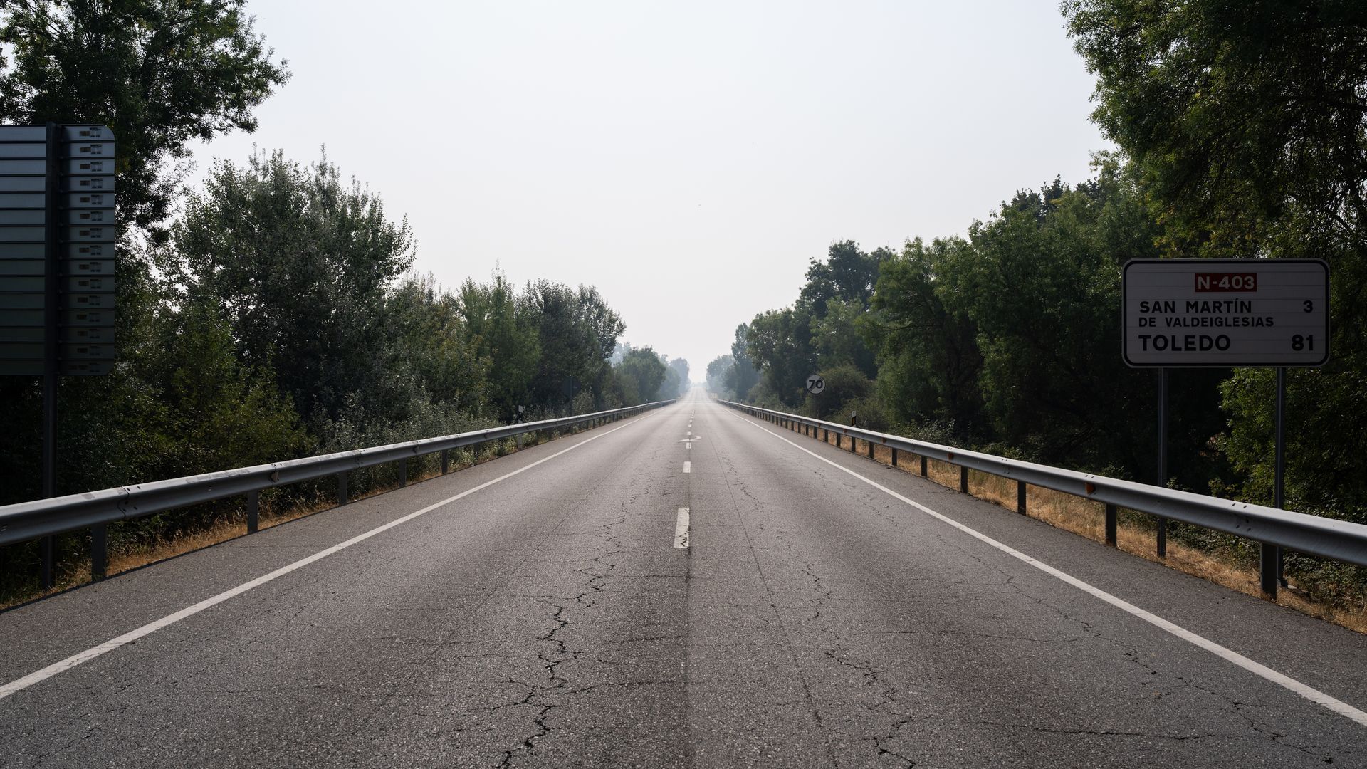 La Comunidad de Madrid reabre más de 100 kilómetros de carreteras afectadas por los incendios de la sierra oeste