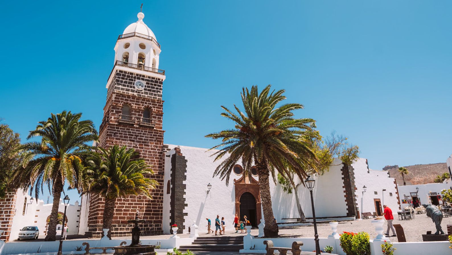 La Plaza de la Constitución en la villa de Teguise en La Mareta