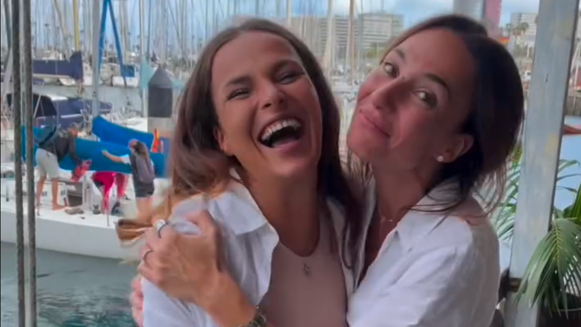 Marta Peñate y su hermana Laura