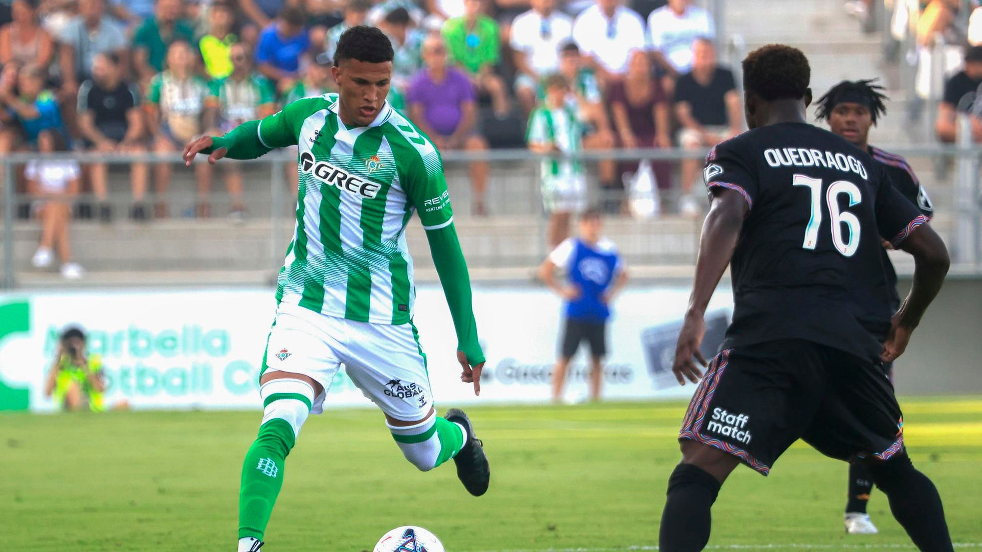 Nelson Deossa, contra el Lyon