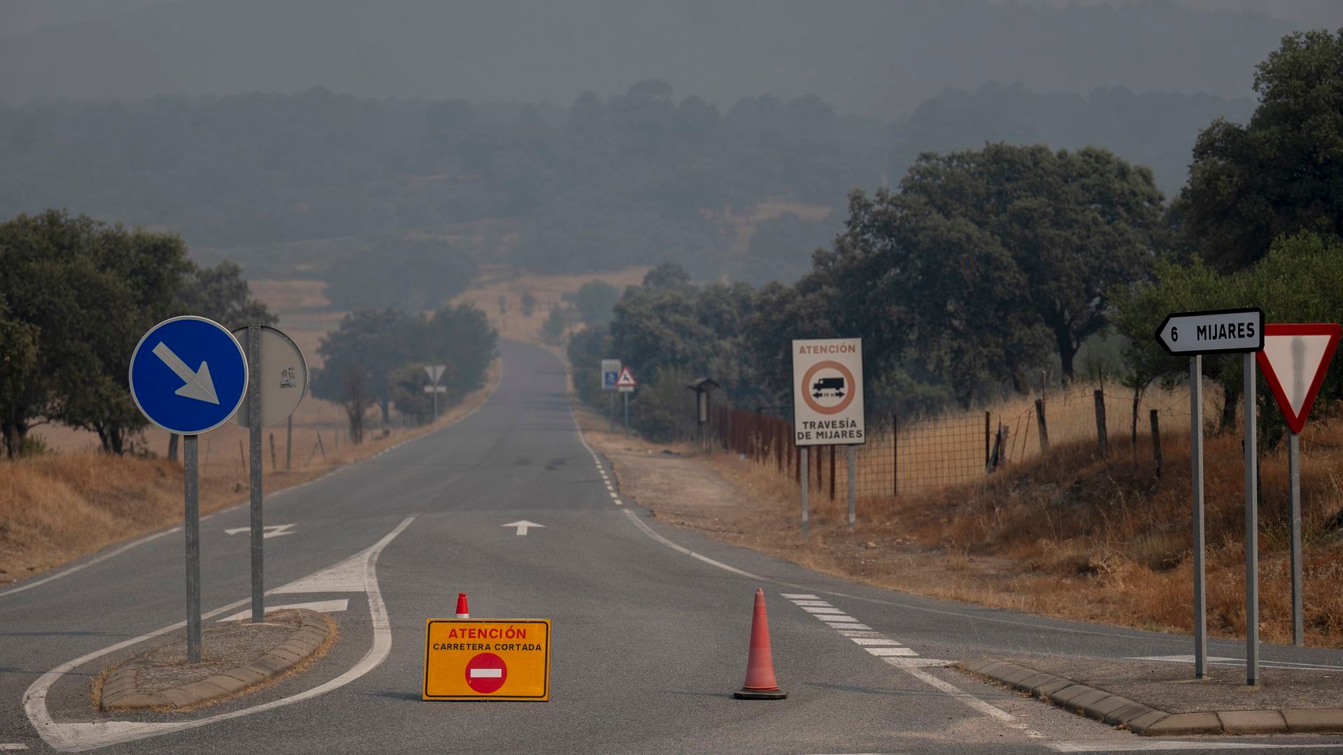 Un total de ocho carreteras de Madrid afectadas por el incendio recuperan total o parcialmente la circulación