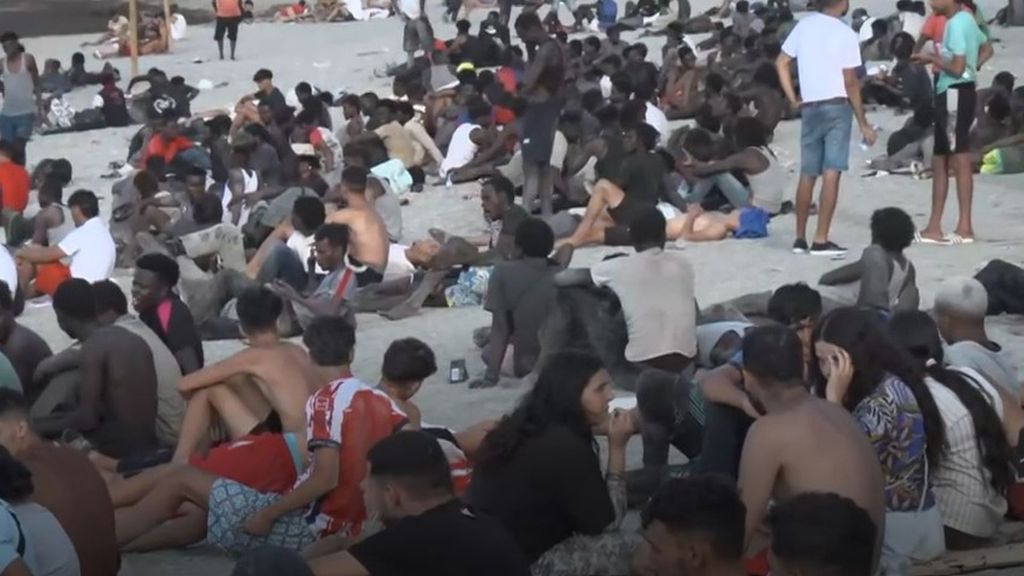 Ceuta, la imagen del colapso y del descontrol: "Esto es calamitoso, una emergencia social"