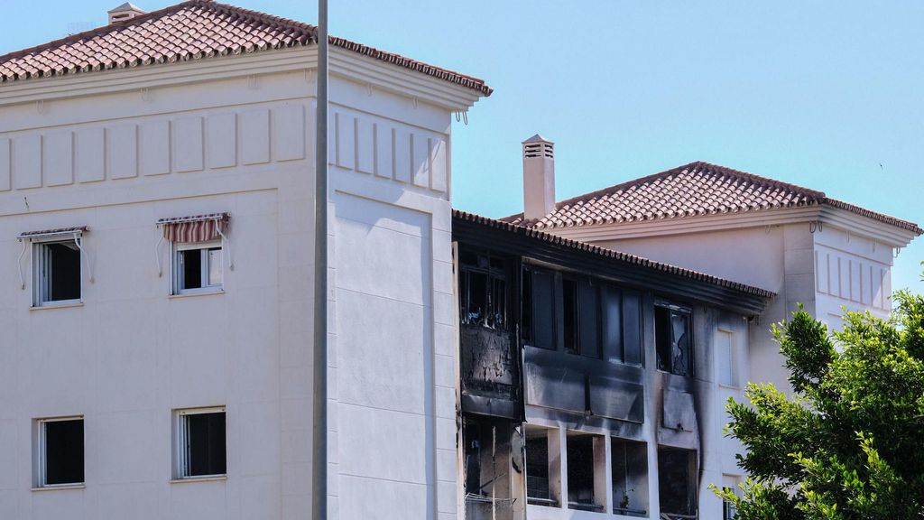 Dos menores muertos en Benalmádena al incendiarse un cargador en su casa: "Es una lástima, no nos lo creíamos cuando nos han dado la noticia"