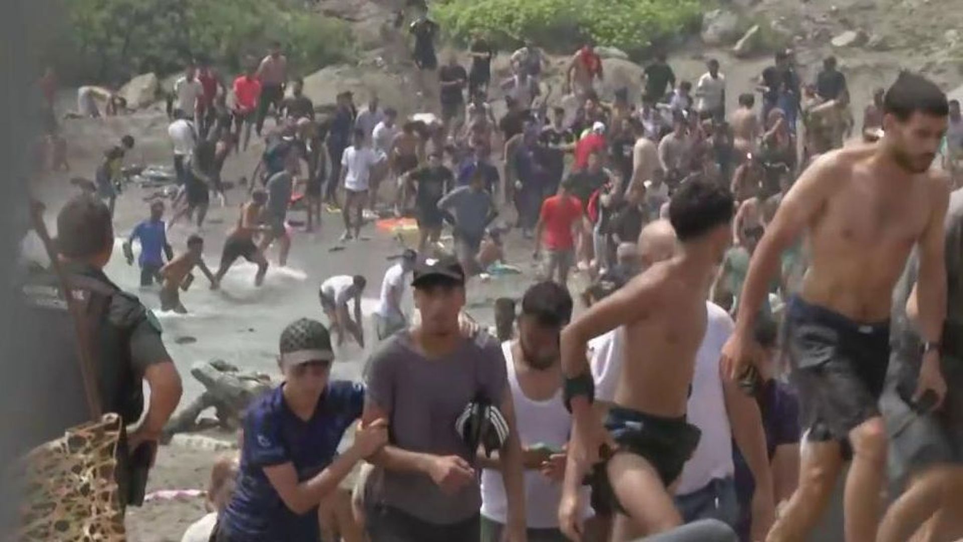 El ministro del Interior niega la emergencia nacional y viajará en las próximas horas a Ceuta