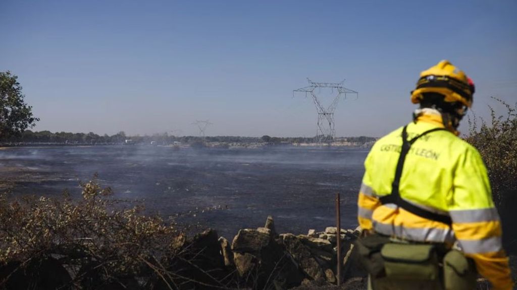 El incendio de Fermoselle podría haber sido provocado por una imprudencia: el fuego quema más de 10.000 hectáreas