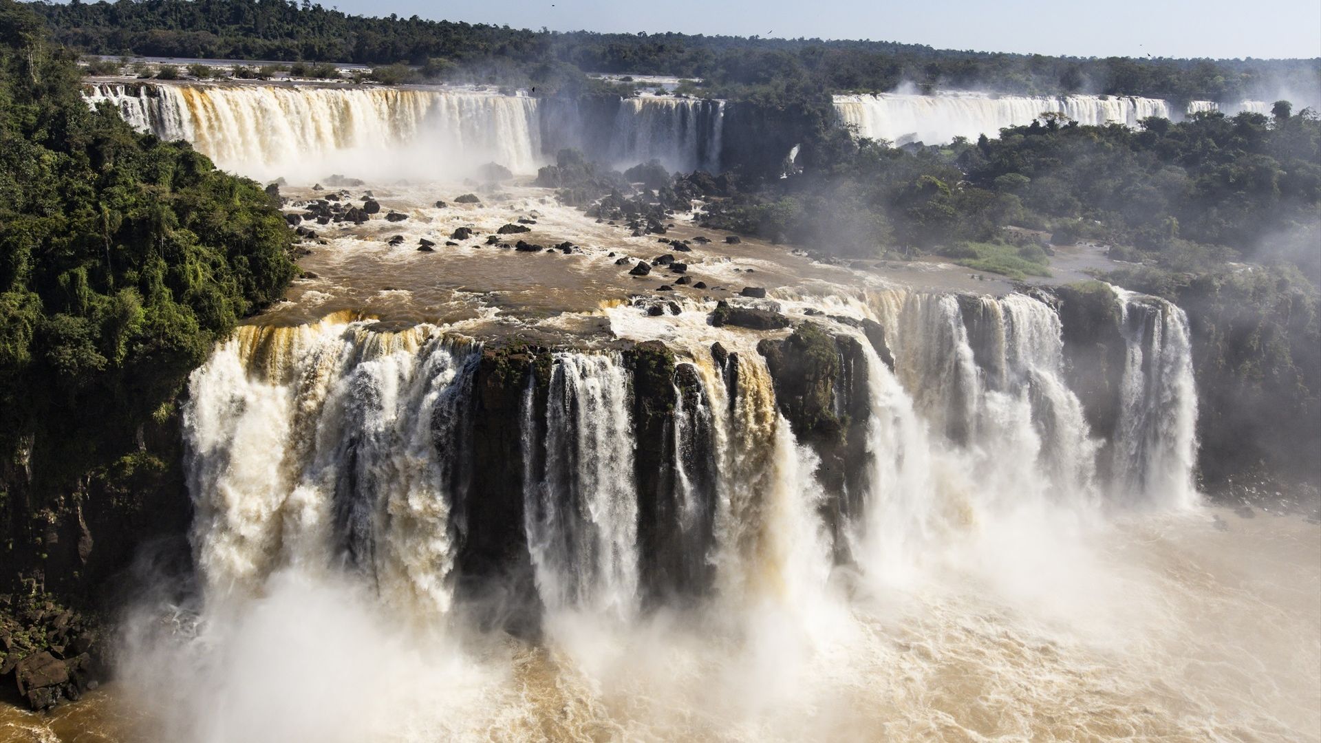 Mark Lensink, el turista neerlandés que murió al volcar su barca en las Cataratas del Iguazú Mark Lensink, el turista neerlandés que murió al volcar su barca en las Cataratas del Iguazú