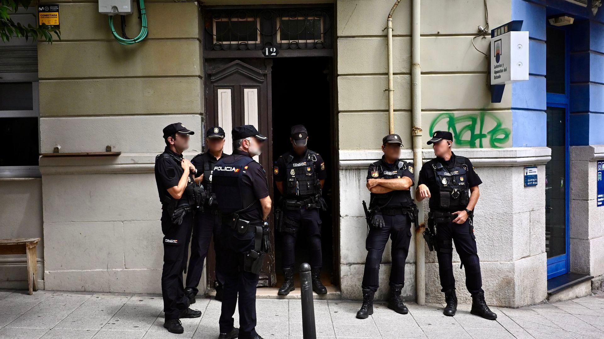 Agentes en la calle Perines este 31 de julio